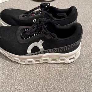 On Running Black and Gray Athletic Shoes